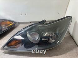 2011 Ford Focus Passenger & Driver Side Front Headlights Pair