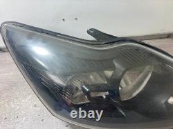 2011 Ford Focus Passenger & Driver Side Front Headlights Pair