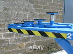 Mobile car scissor liftCAR LIFT, MID RISE, SCISSOR, MOBILE