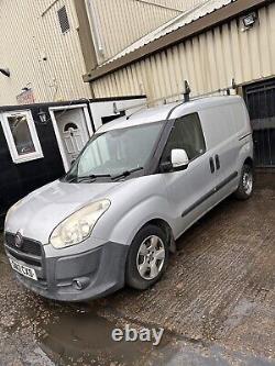 2011 Fiat Doblo Blanc 1.3 Cdti Fourgon Complet à Démolir