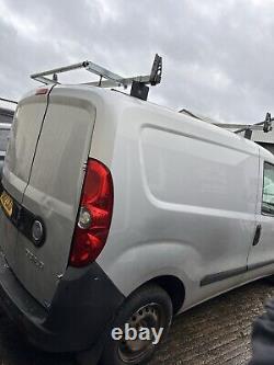 2011 Fiat Doblo Blanc 1.3 Cdti Fourgon Complet à Démolir