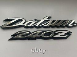 Datsun 240z 2x Éclose Emblèmes 1969 1973 Nouveaux Emblèmes De Couvercle De Boot De Grande Qualité