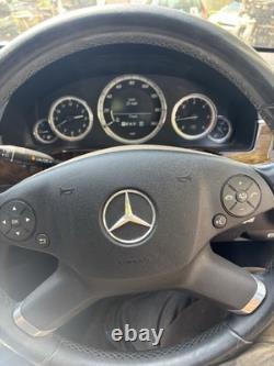 MERCEDES Benz E-CLASS E220 EN PIÈCES DÉTACHÉES TOUTES LES PIÈCES DISPONIBLES - Voiture de Break 2011