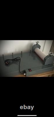 Machine à plastifier à rouleaux électriques pour plaques