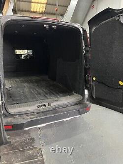Panneau de toit et revêtement de toit allongé du Ford Transit Connect