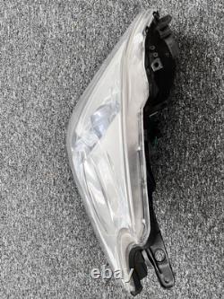 Phare Xenon 3 Ampoules Original Toyota Prius Plus 2011-2015 Côté Passager Gauche