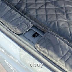 Tapis de coffre matelassé sur mesure pour Audi A3 Sportback avec grille de protection pour chien (à partir de 2013) 626