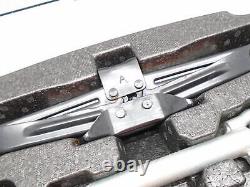 Toyota Corolla 2019-On Estate Kit d'outils pour cric 64777-02400