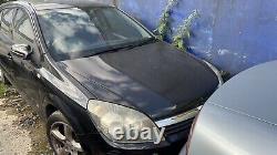 Vauxhall Astra 1.8 essence manuel 2006 en casse (Boulon de roue uniquement)